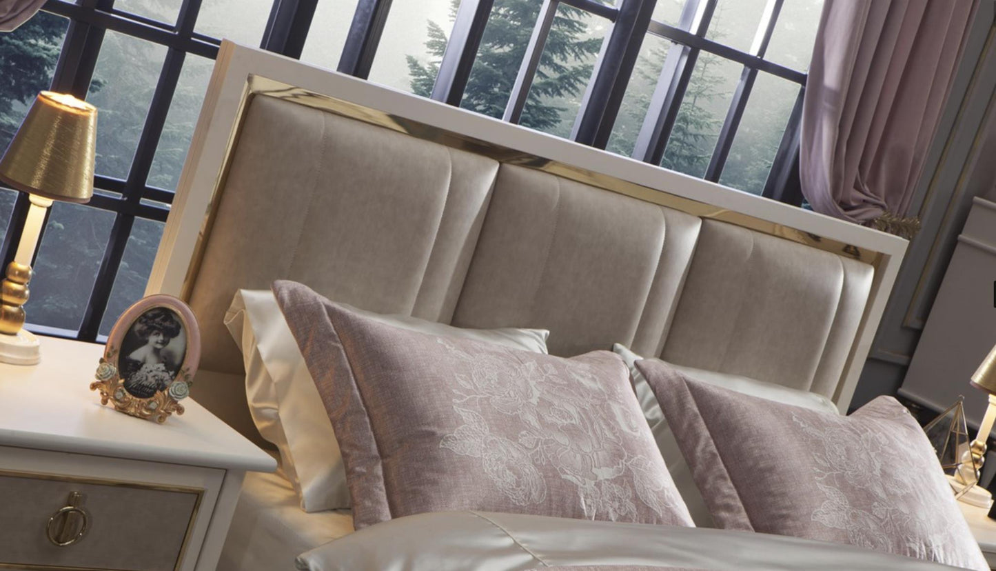 Lartsim Queen Bedroom Set