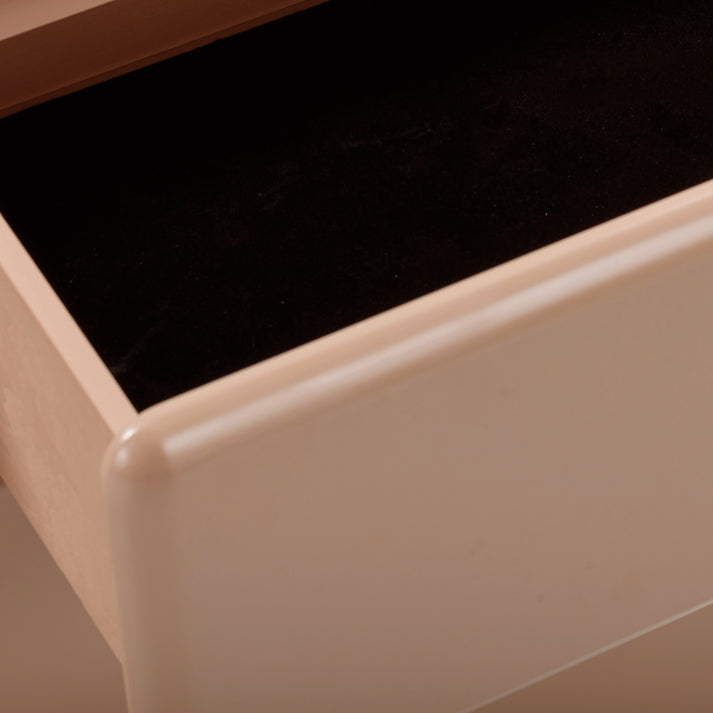 93345B Ymmat 6-Drawer Dresser