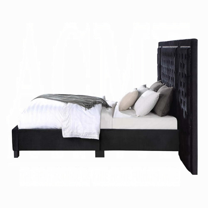 Yzamad Queen Bed