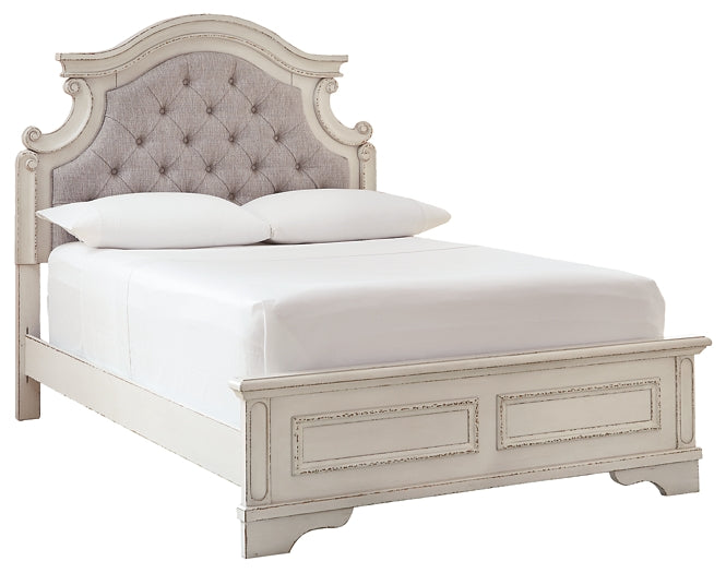Realyn Upholstered Panel Bed