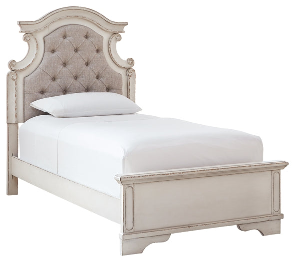 Realyn Upholstered Panel Bed