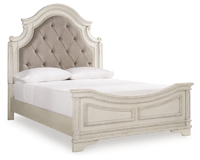 Realyn Upholstered Panel Bed