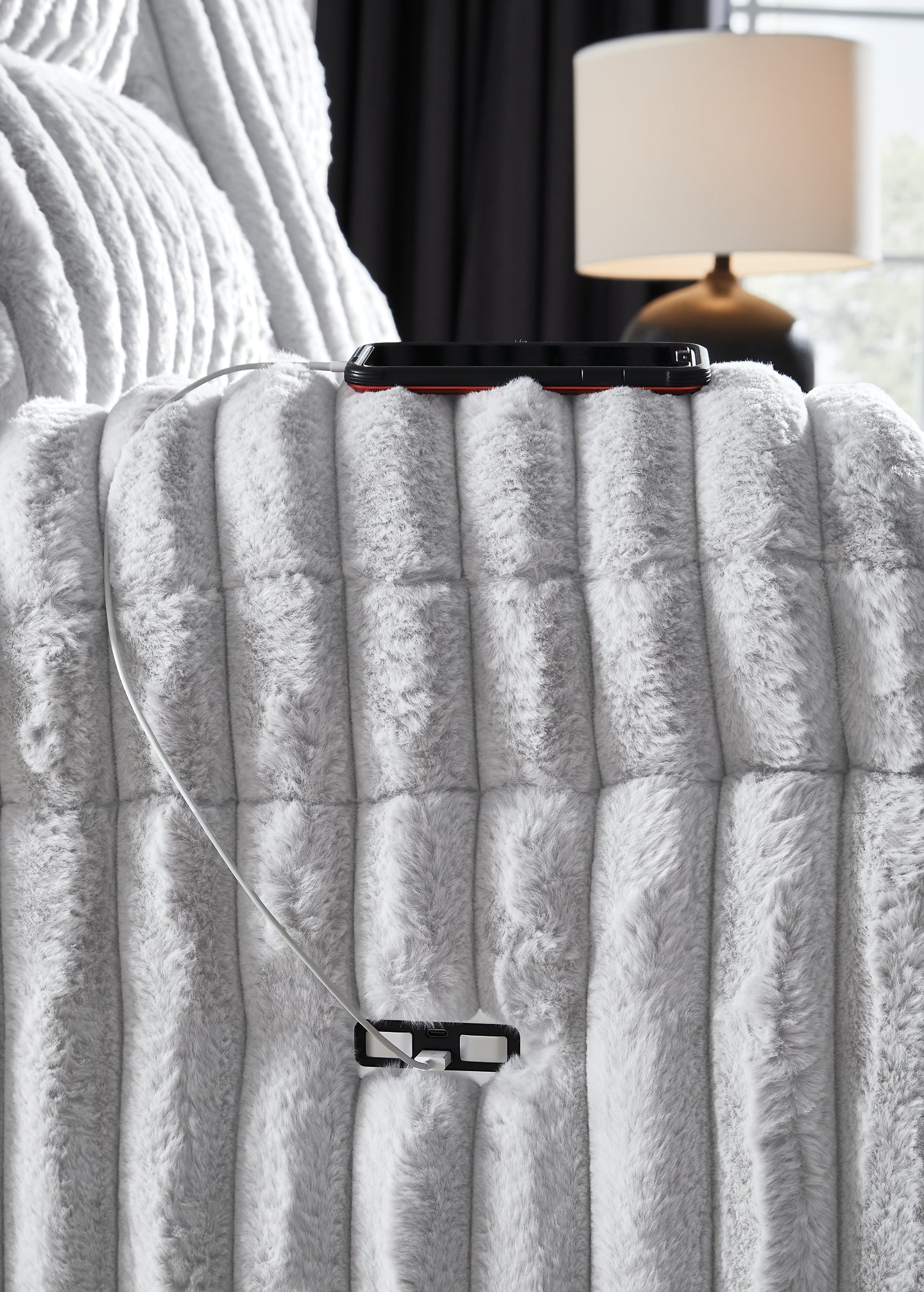 Rhines Falls DBL REC PWR Loveseat w/Console