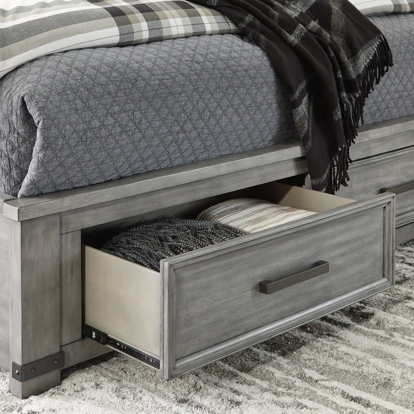 Ashley Express - Russelyn Queen Storage Bed